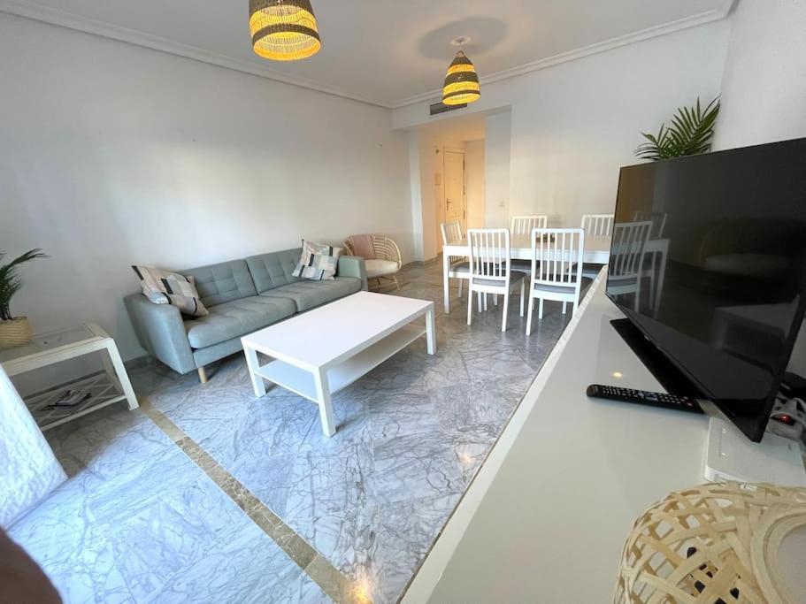 Ground Floor In Appartement Marbellac